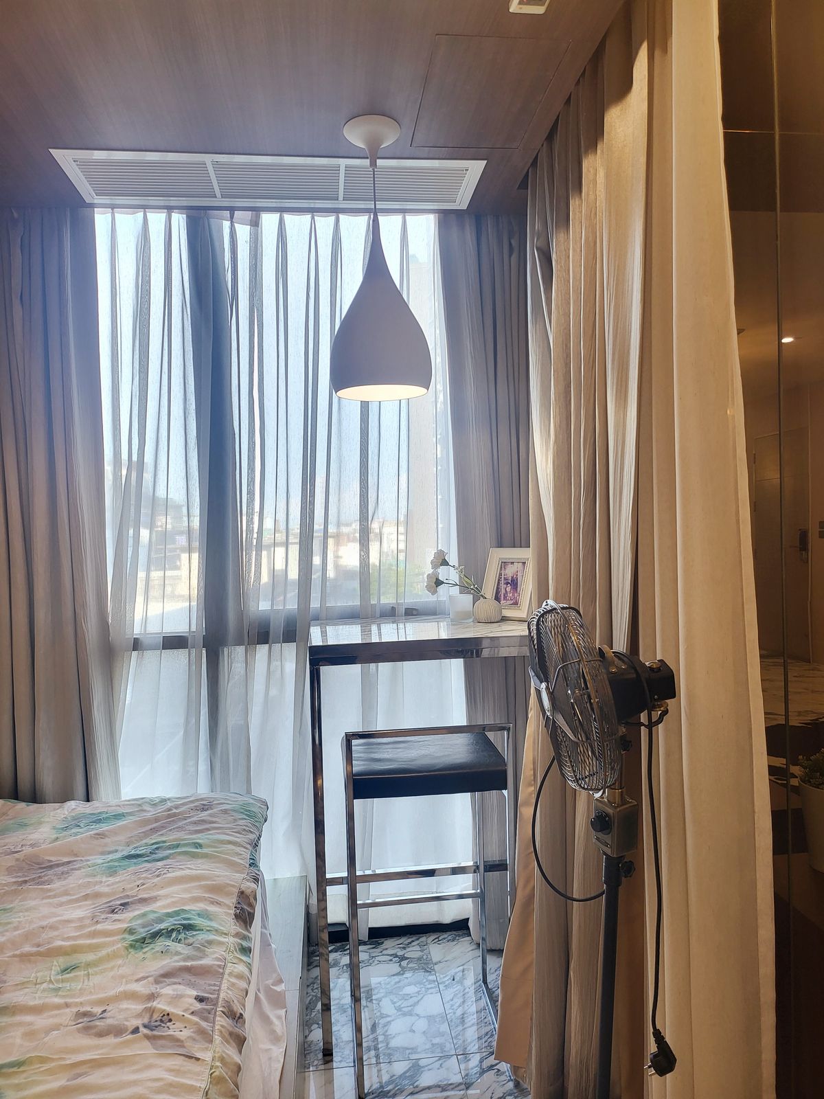 For SaleCondoRatchadapisek, Huaikwang, Suttisan : 🔥Urgent Sale🔥 Ideo Ratchada-Huai Khwang, fully furnished and ready to move in. Conveniently located just 80 meters from Huai Khwang MRT Station.