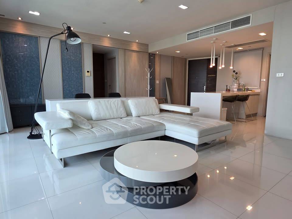 For RentCondoWongwianyai, Charoennakor : 3-BR Condo at Watermark Chaophraya near BTS Krung Thon Buri