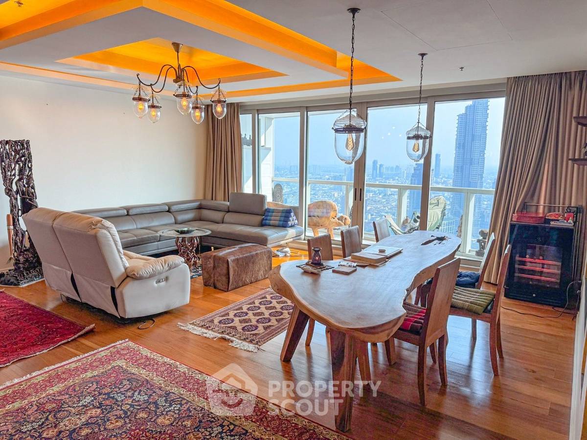 For SaleCondoWongwianyai, Charoennakor : 3-BR Condo at The River Condominium near BTS Saphan Taksin