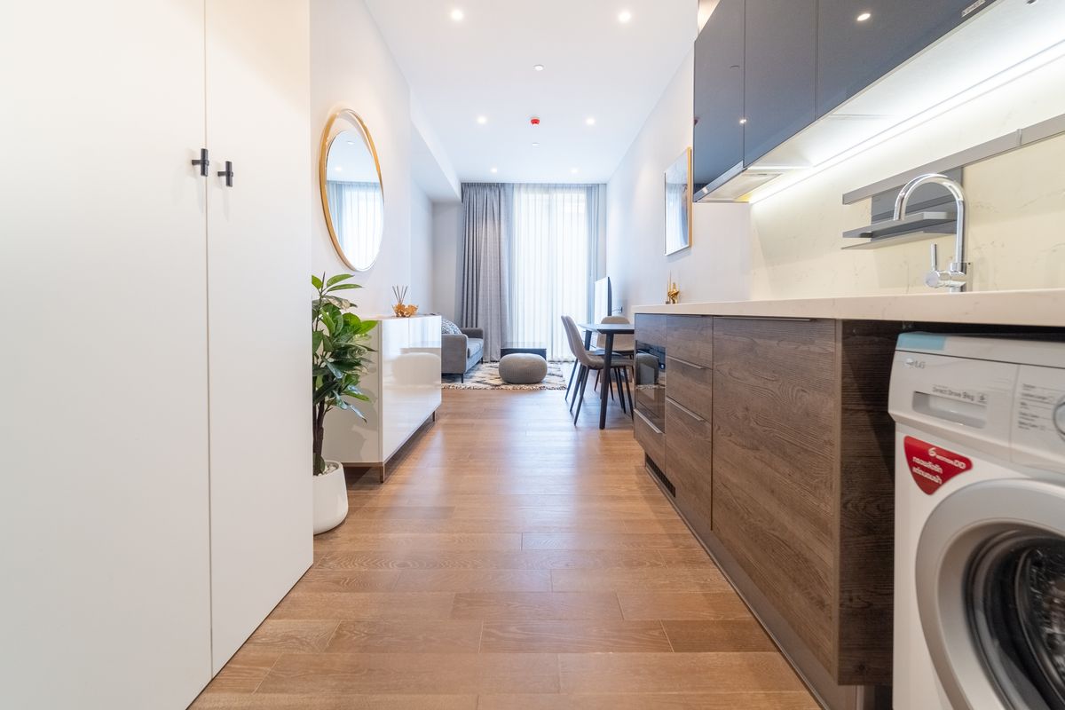 For RentCondoWitthayu, Chidlom, Langsuan, Ploenchit : For Rent - Muniq Langsuan 1 Bedroom | 1 Bathroom | 50.88 SQ.M. | 14th Floor | Near BTS Chidlom