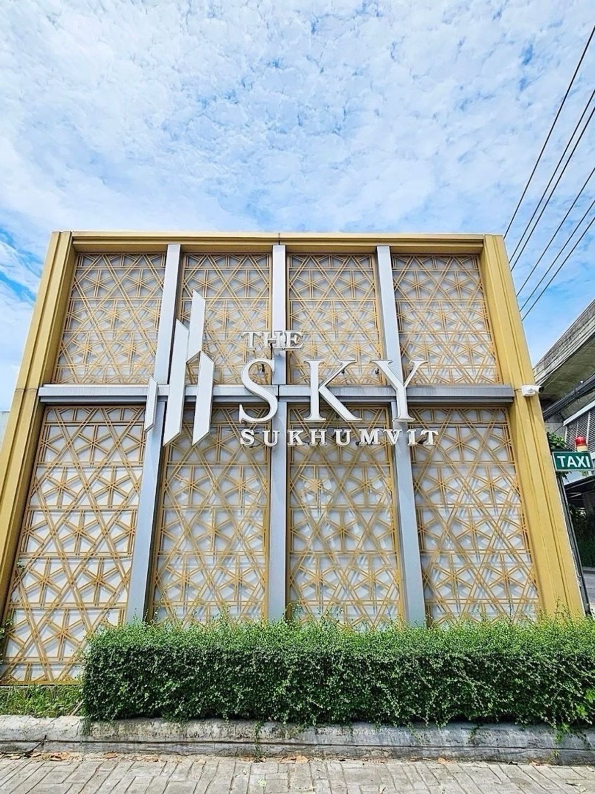 For RentCondoOnnut, Udomsuk : For rent ✨✨ 𝗧𝗵𝗲 𝗦𝘂𝗸𝗵𝘂𝗺𝘃𝗶𝘁 𝗦𝘂𝗸𝗵𝘂𝗺𝘃𝗶𝘁 - Luxury condo next to BTS Udomsuk ✨✨