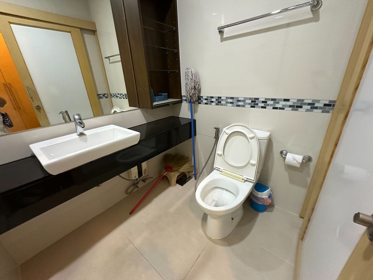 For RentCondoRatchathewi,Phayathai : ✨ Rent IDEO Q Phayathai ✨ 1 bedroom, high -class city, city, convenient to travel in the heart of Bangkok 📍 Ideo Q Phayathai (Ideo Q Phayathai) 🚆 Near BTS Phayathai and Airport Link only 150 meters!  📐 Size 37 sq.m. 🛏 1 bedroom | 🛁 1 bathroom