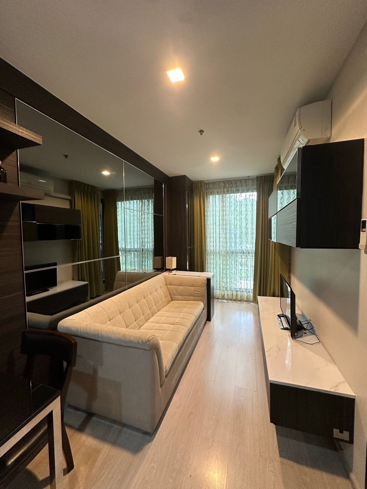 For RentCondoOnnut, Udomsuk : (For Rent) ็Hot Deal ! 1 Bed 1 Bath 35 Sqm. Fully furnished - READY TO MOVE IN