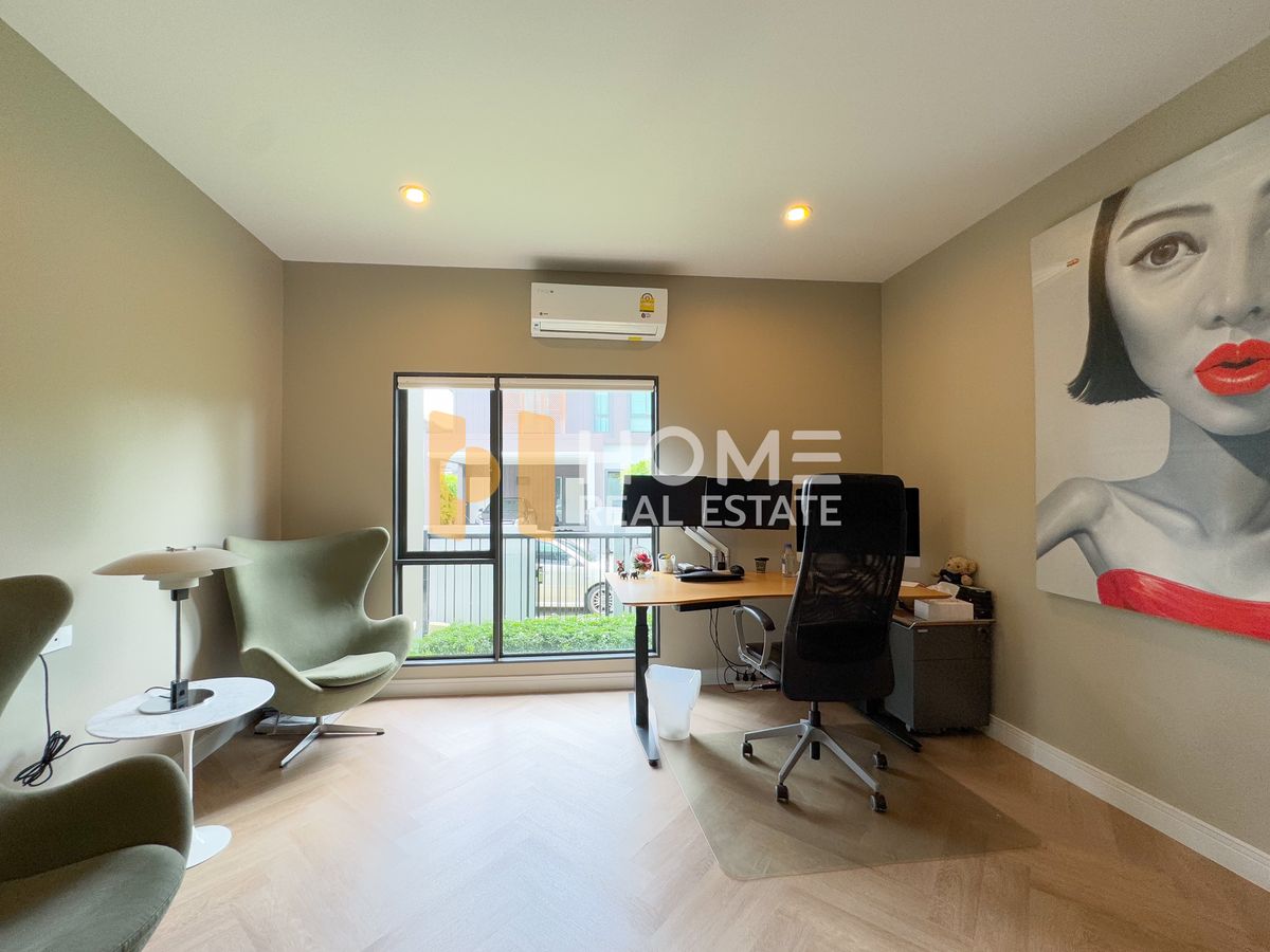 For SaleHousePattanakan, Srinakarin : Burasiri Phatthanakan / 4 Bedrooms (Sale), Burasiri Pattanakarn / 4 Bedrooms (For Sale) FON221