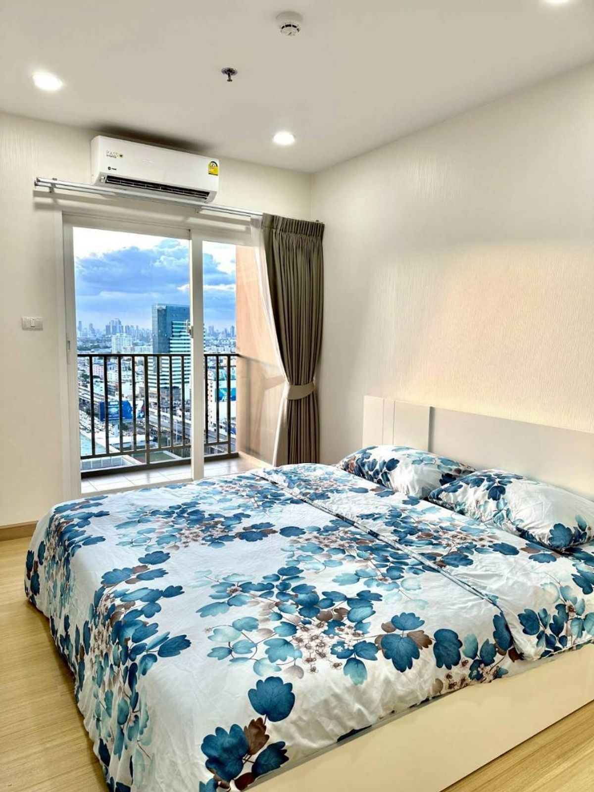 For SaleCondoRamkhamhaeng, Hua Mak : Sell Supalai Vernda Ramkhamhaeng, 1 bedroom, 1 bathroom, 1 office