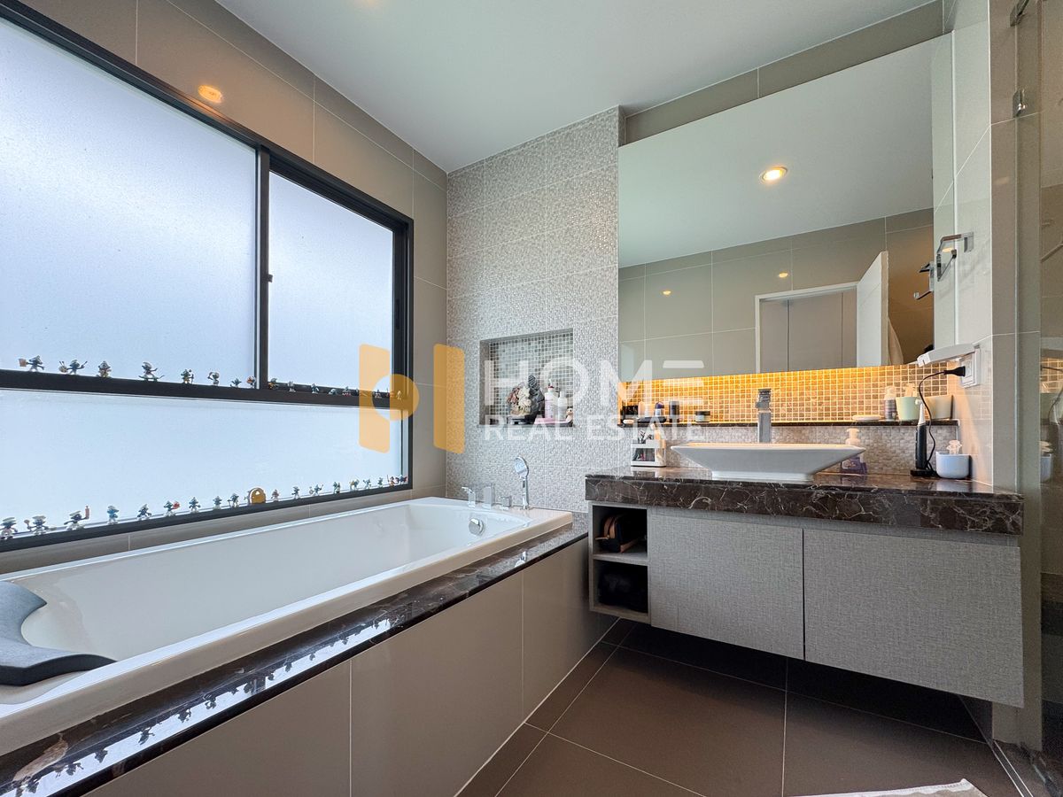 For SaleHousePattanakan, Srinakarin : Burasiri Phatthanakan / 4 Bedrooms (Sale), Burasiri Pattanakarn / 4 Bedrooms (For Sale) FON221