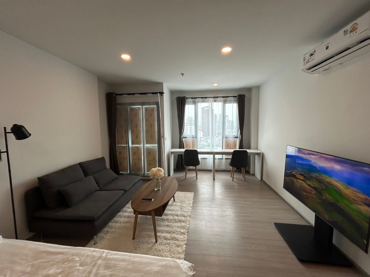 ให้เช่าคอนโดคลองเตย กล้วยน้ำไท : For Rent – Aspire Sukhumvit - Rama 4 Studio room | 1 Bathroom | 31.31 sq.m. | 17th Floor | Near BTS Ekkamai