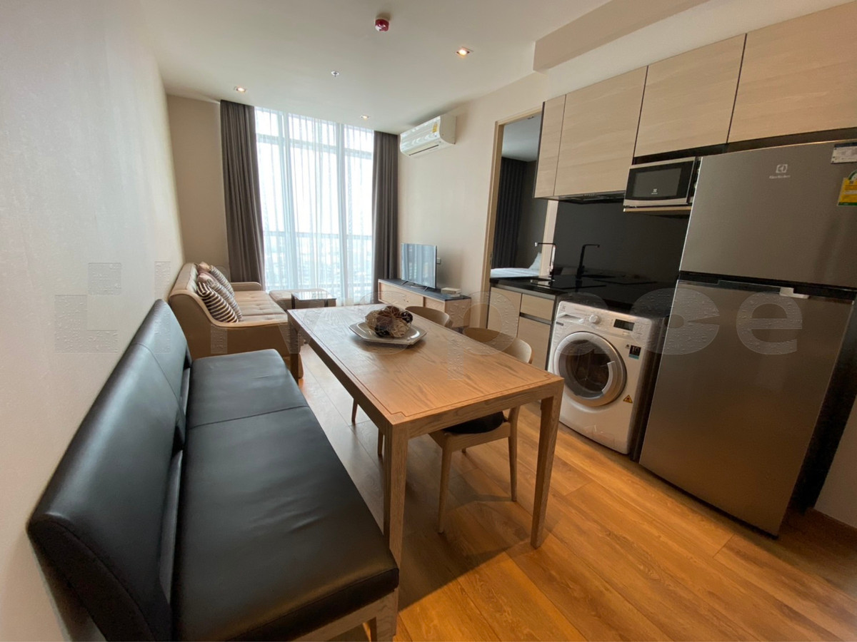 ให้เช่าคอนโดสุขุมวิท อโศก ทองหล่อ : ▚ LG118ツ ให้เช่า: Park 24 – 2 Bed 55 ตร.ม. 🏙️✨ ราคาดี (ปกติ 45K) วิวเมือง ทิศไม่ร้อน เฟอร์ครบพร้อมเข้าอยู่ ย้ายเข้าเร็วลดราคาได้!