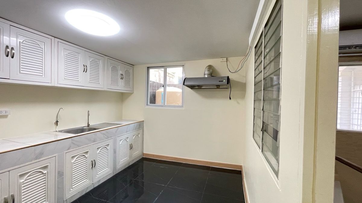 บ้านเกษตร นวมินทร์ ลาดปลาเค้า : 📢👇 บ้านหลังนี้ออกแบบตามหลักฮวงจุ้ย เหมาะทั้งสำหรับอยู่อาศัยและทำโฮมออฟฟิศเดินทางสะดวก ใกล้จุดขึ้น-ลงทางด่วนเอกมัย–รามอินทรา