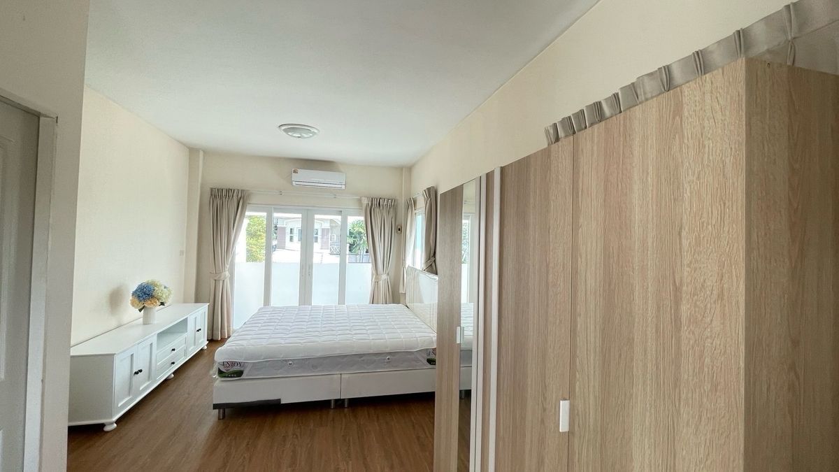 บ้านเกษตร นวมินทร์ ลาดปลาเค้า : 📢👇 บ้านหลังนี้ออกแบบตามหลักฮวงจุ้ย เหมาะทั้งสำหรับอยู่อาศัยและทำโฮมออฟฟิศเดินทางสะดวก ใกล้จุดขึ้น-ลงทางด่วนเอกมัย–รามอินทรา