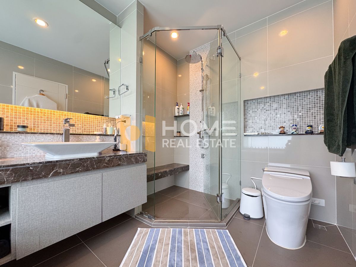 For SaleHousePattanakan, Srinakarin : Burasiri Phatthanakan / 4 Bedrooms (Sale), Burasiri Pattanakarn / 4 Bedrooms (For Sale) FON221