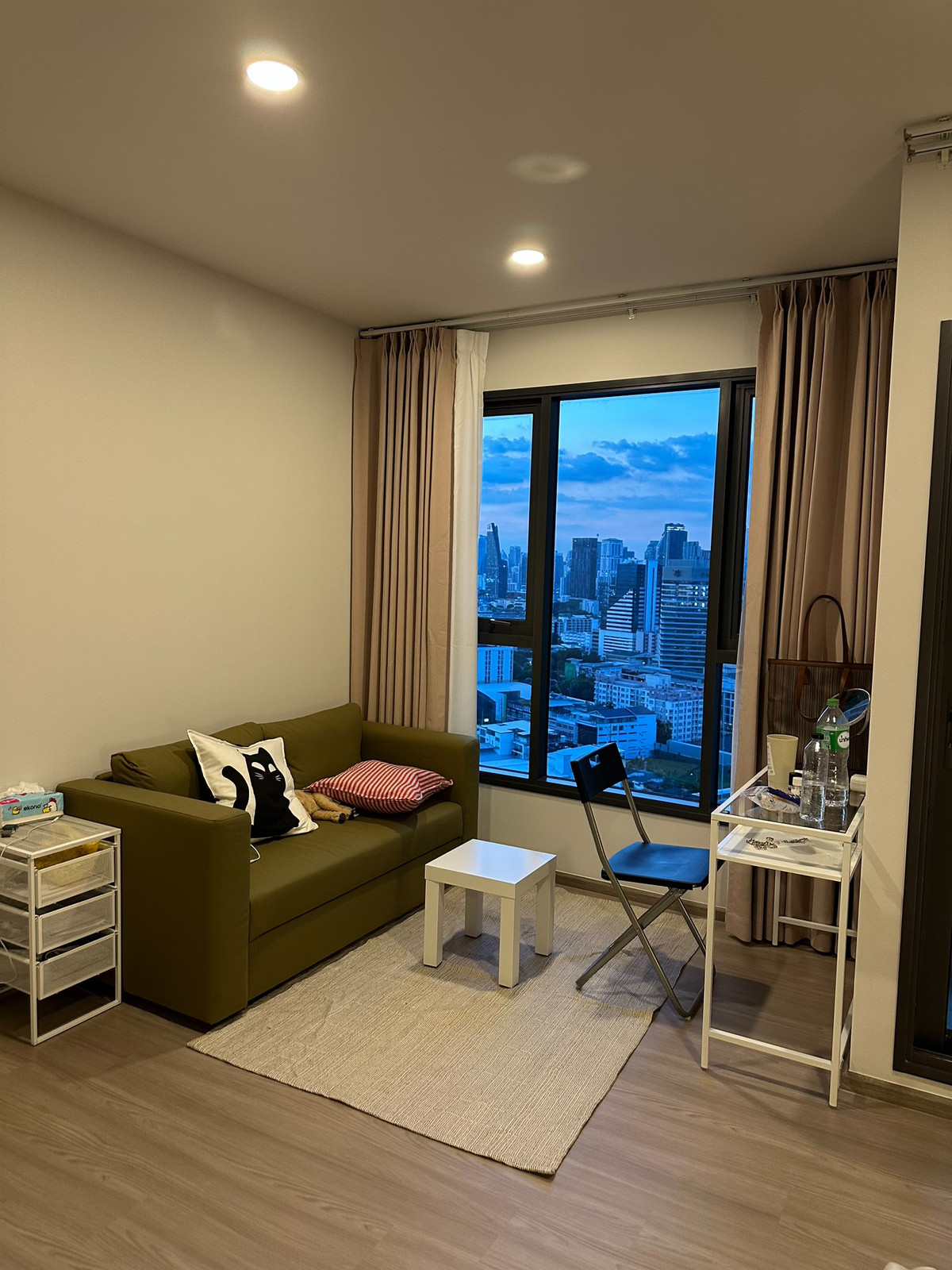 For RentCondoKhlongtoei, Kluaynamthai : ASPIRE Sukhumvit - Rama 4 condo on Rama 4 Road | Near BTS Phra Khanong (only 600 meters)