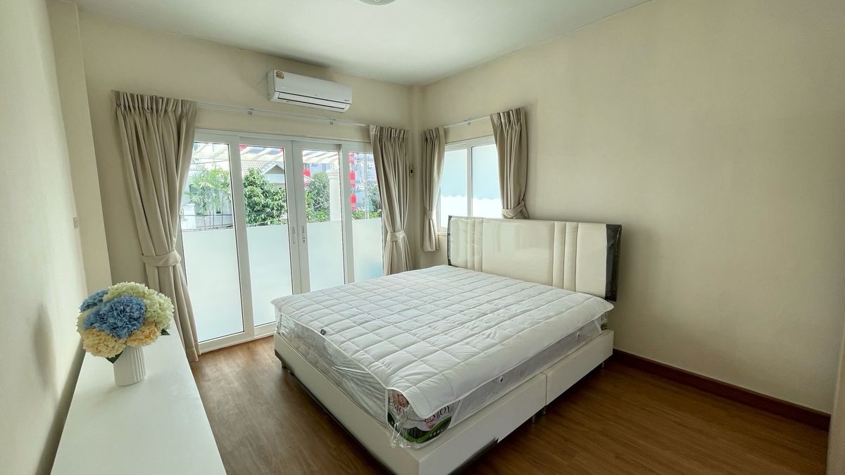 บ้านเกษตร นวมินทร์ ลาดปลาเค้า : 📢👇 บ้านหลังนี้ออกแบบตามหลักฮวงจุ้ย เหมาะทั้งสำหรับอยู่อาศัยและทำโฮมออฟฟิศเดินทางสะดวก ใกล้จุดขึ้น-ลงทางด่วนเอกมัย–รามอินทรา