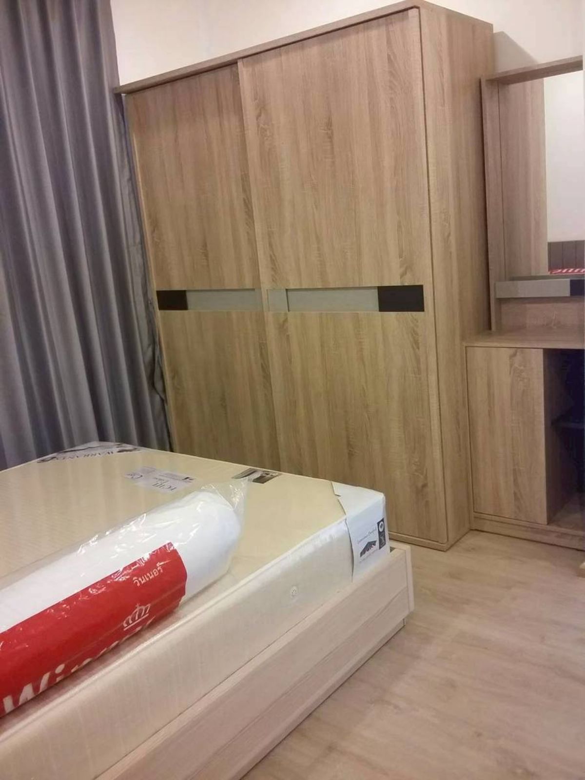 For RentCondoSiam Paragon ,Chulalongkorn,Samyan : Studio Room! Very rare find…Close to Samyan Mitrtown, Chulalongkorn University, Chulalongkorn Hospital, and Patumwan Demonstration School!!