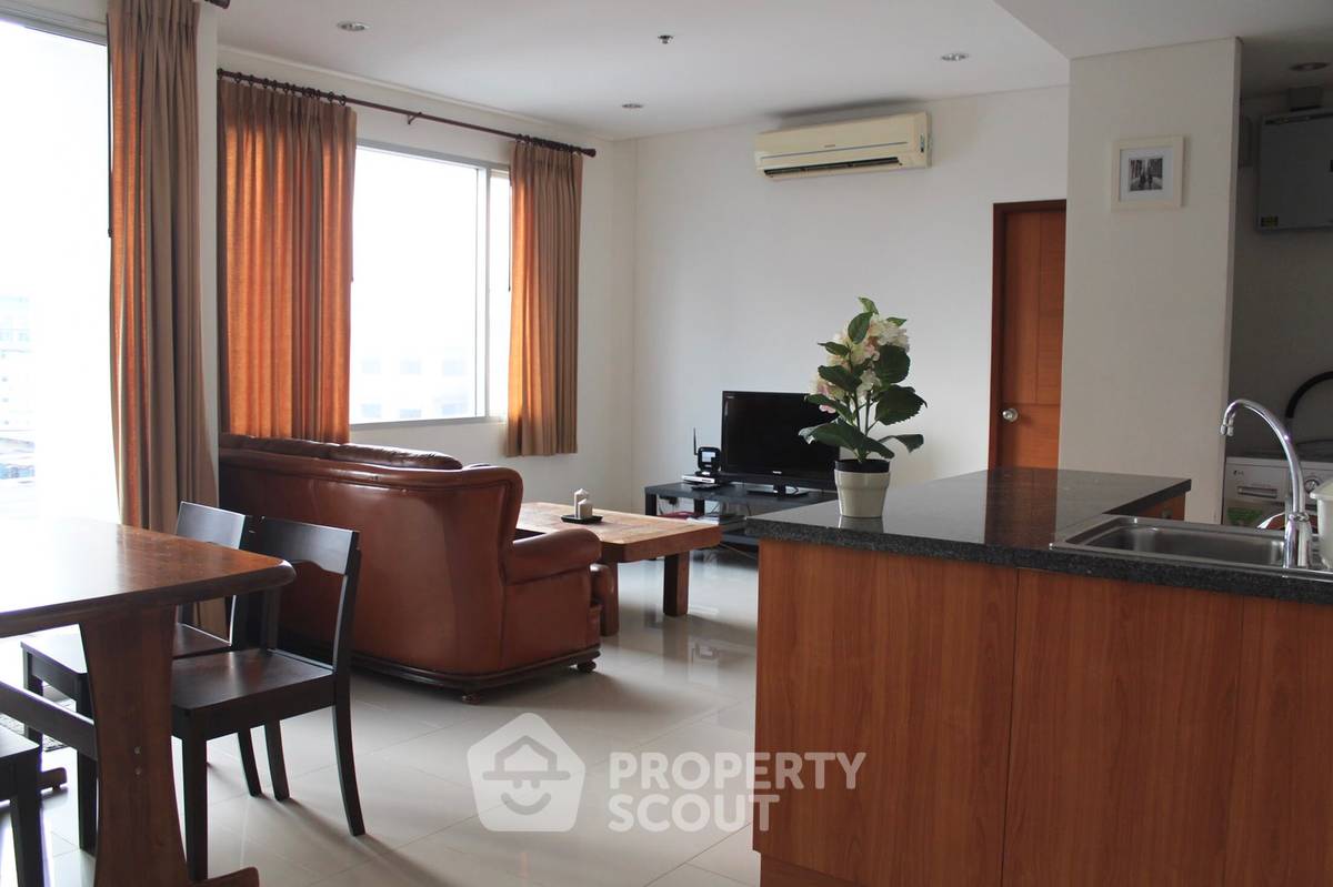 For SaleCondoWongwianyai, Charoennakor : 1-BR Condo at Villa Sathorn near BTS Krung Thon Buri