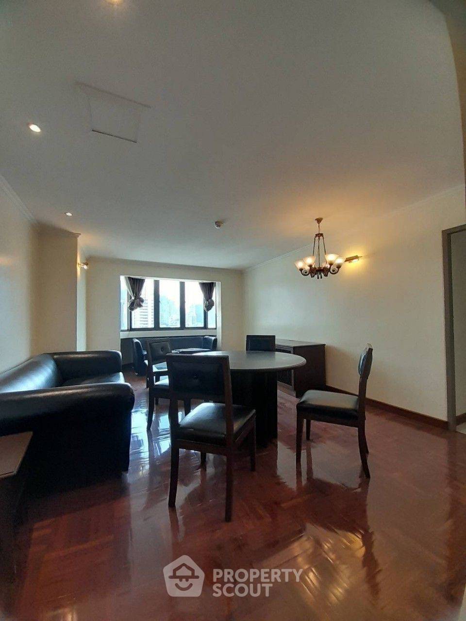 For SaleCondoNana, North Nana,Sukhumvit13, Soi Nana : 1-BR Condo at Omni Tower near BTS Nana