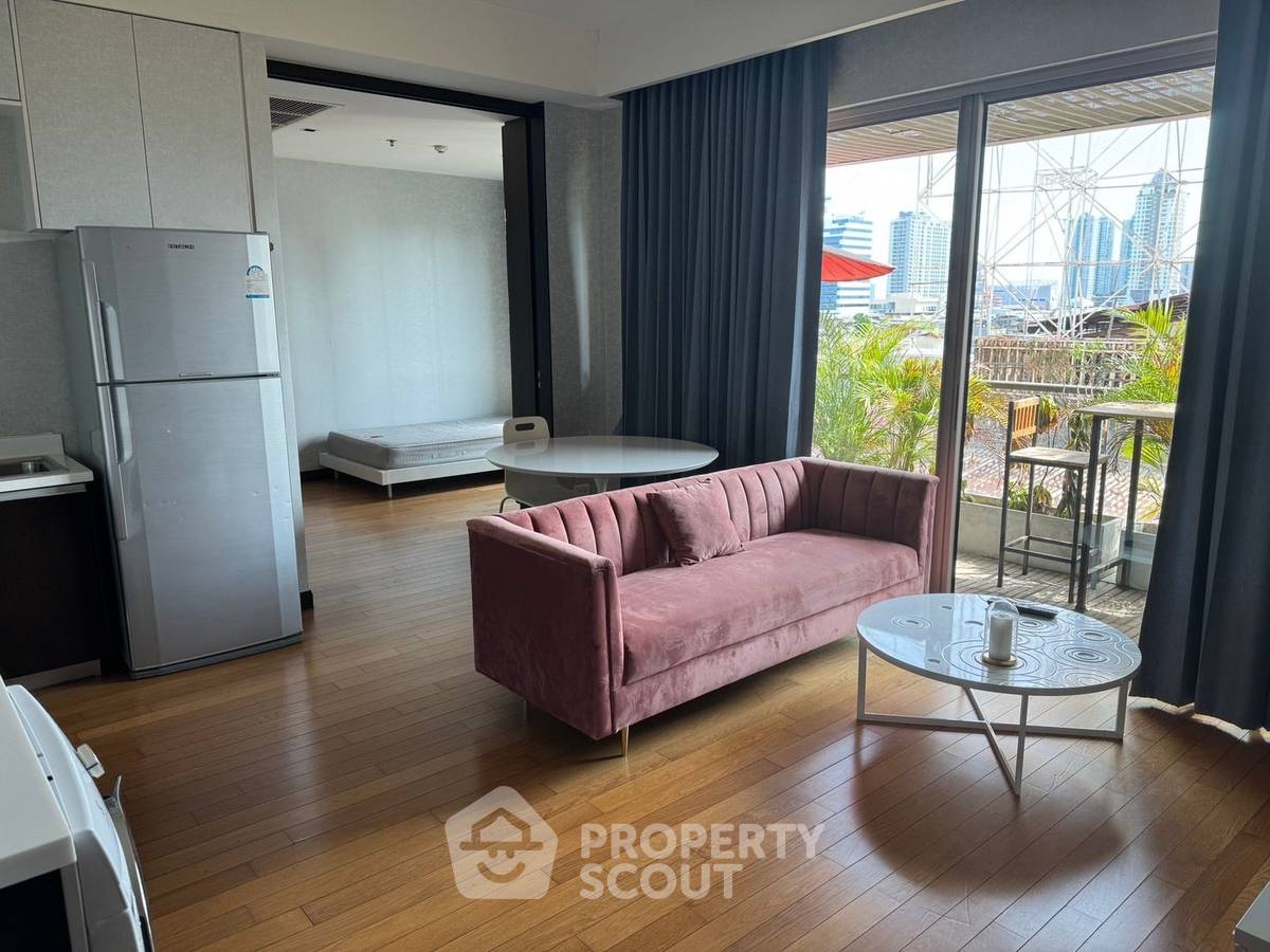 For SaleCondoSathorn, Narathiwat : 2-BR Condo at The Lofts Yennakart in Chong Nonsi
