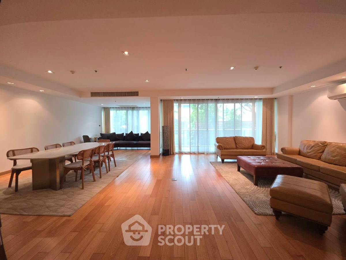 For SaleCondoSukhumvit, Asoke, Thonglor : 4-BR Condo at Belgravia Residences Condominium near BTS Thong Lor