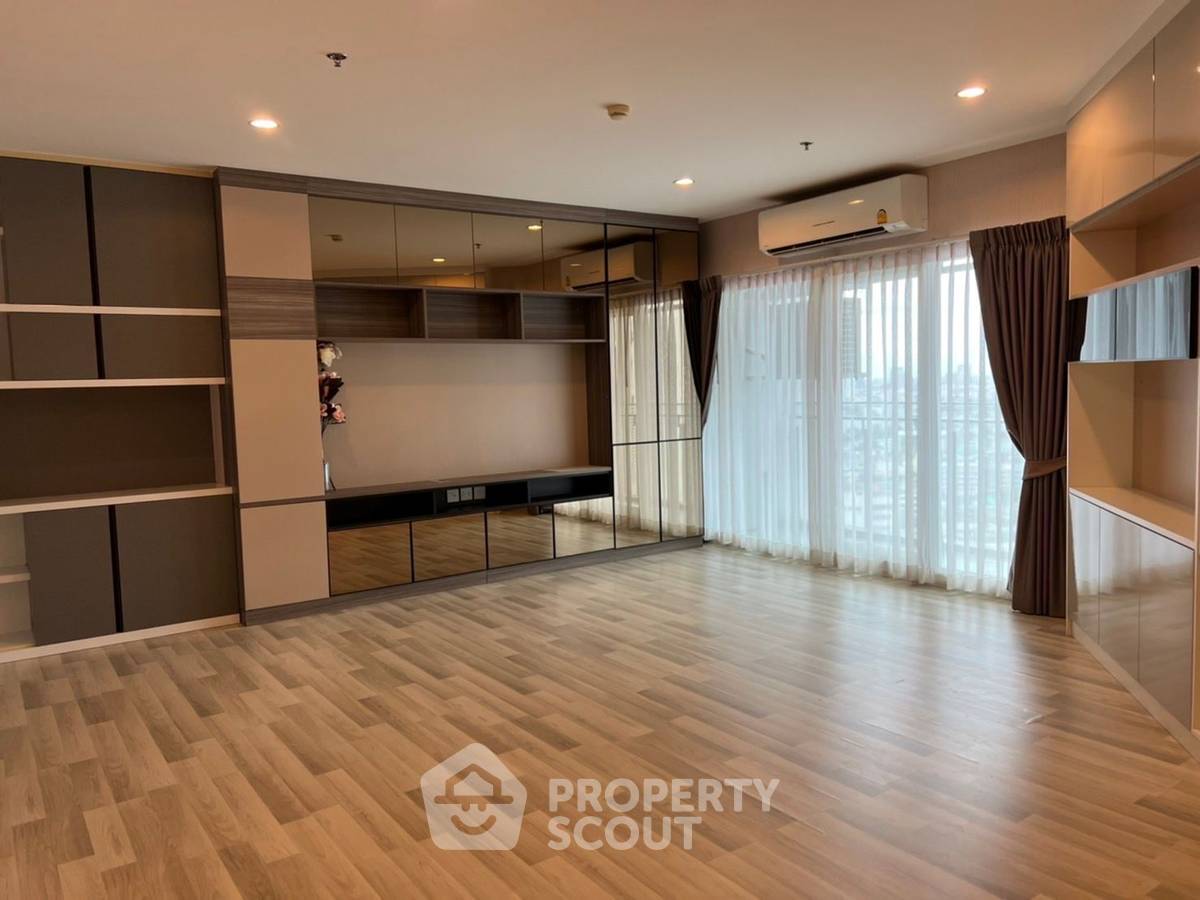 ขายคอนโดสาทร นราธิวาส : คอนโด 2-ห้องนอน ที่ เดอะ คีย์ สาทร - เจริญราษฎร์ ใน บางโคล่