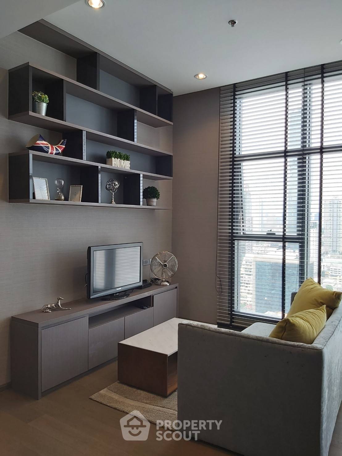 For SaleCondoSathorn, Narathiwat : 1-BR Condo at The Diplomat Sathorn near BTS Surasak
