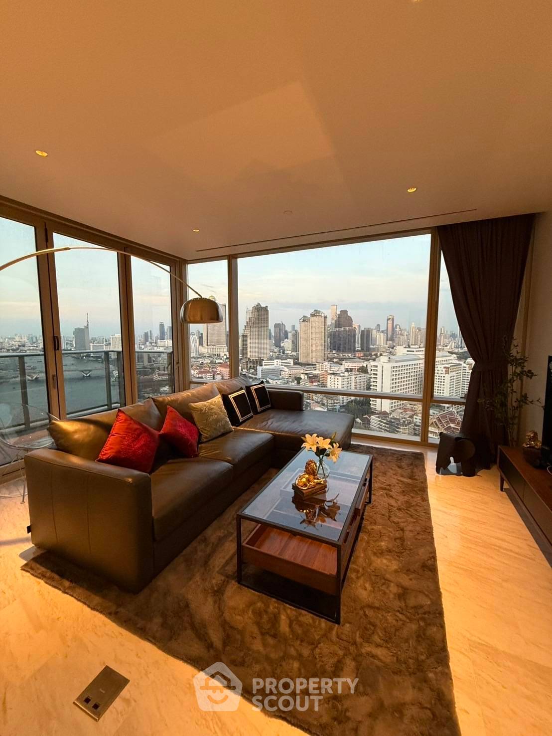 For SaleCondoSathorn, Narathiwat : 2-BR Condo at Four Seasons Private Residences Bangkok near BTS Saphan Taksin