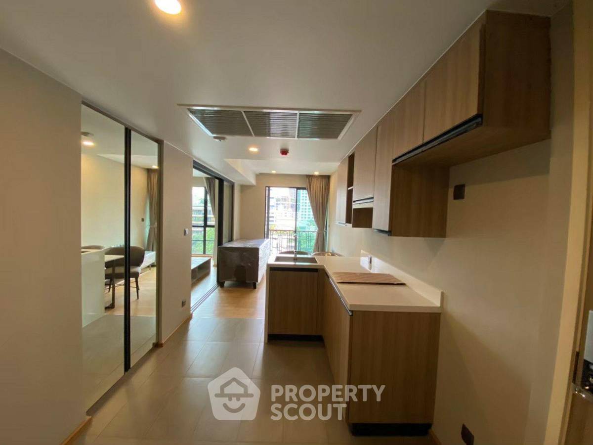 For SaleCondoWitthayu, Chidlom, Langsuan, Ploenchit : 1-BR Condo at Na Vara Residence near BTS Chit Lom