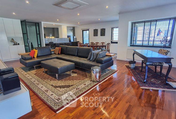 For SaleCondoWitthayu, Chidlom, Langsuan, Ploenchit : 2-BR Condo at La Maison Ruamrudee near BTS Phloen Chit
