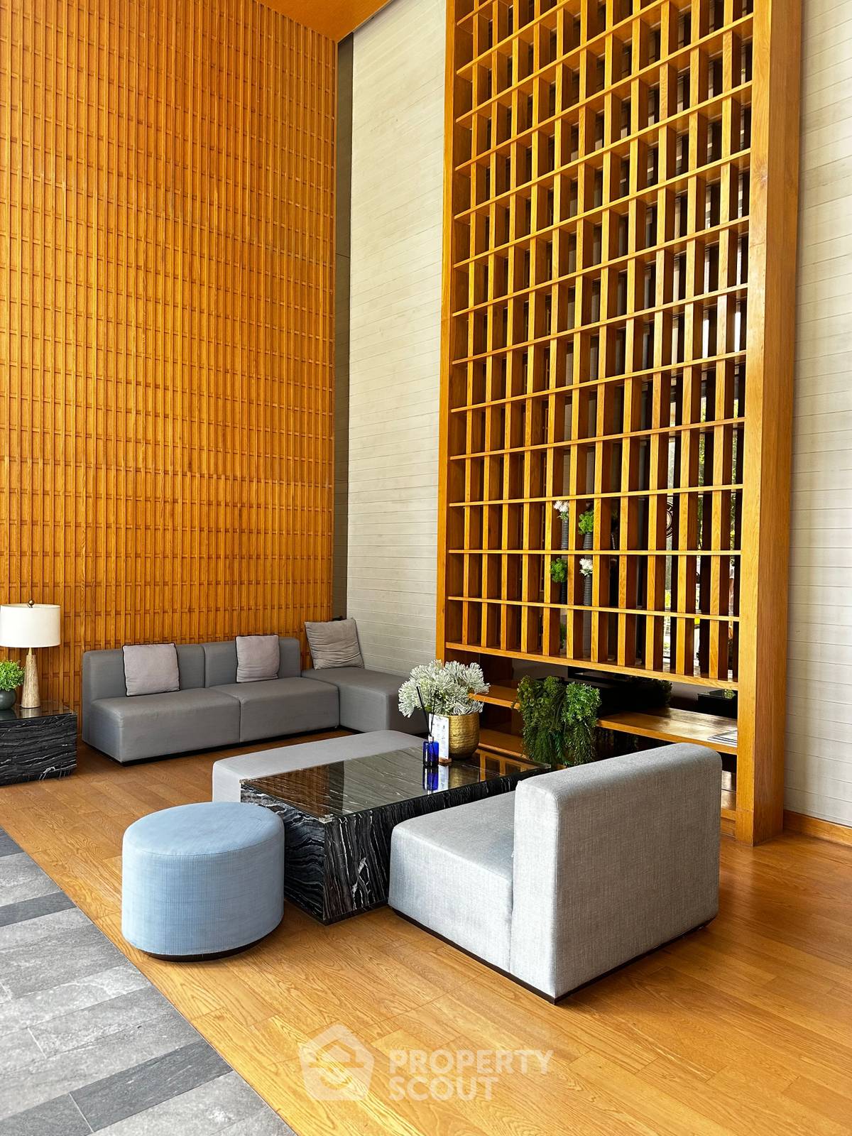 For SaleCondoRama9, Petchburi, RCA : 1-BR Condo at The Base Garden Rama 9 near ARL Ramkhamhaeng