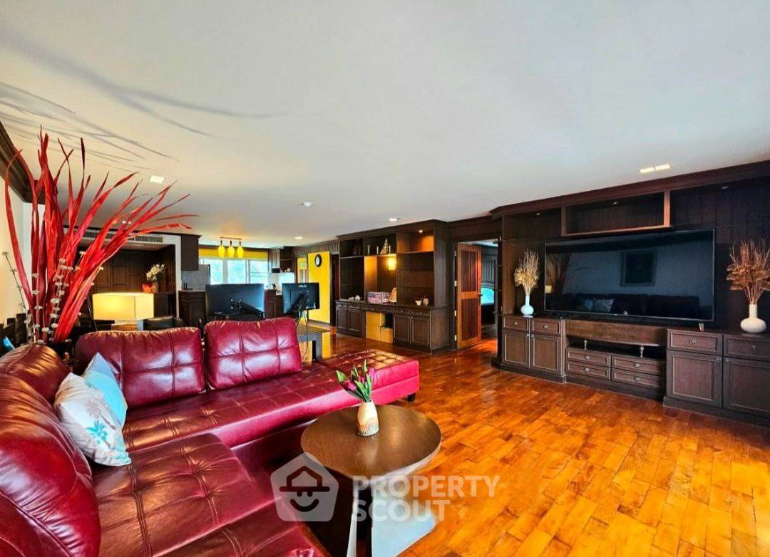 For SaleCondoCha-am Phetchaburi : 2-BR Condo at The Beach Palace close to Cha-Am Beach