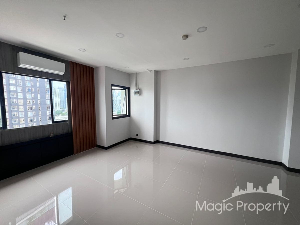 For RentOfficeSukhumvit, Asoke, Thonglor : Office Space For Rent in Modern Town, Khlong Tan Nuea, Watthana, Bangkok