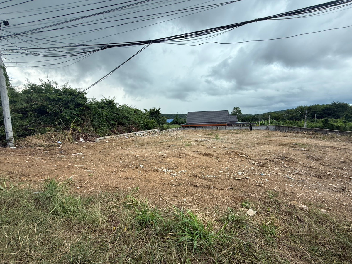For SaleLandPattaya, Bangsaen, Chonburi : Beautiful Land for Sale – 200 Sq.wah in Soi Khao Mon 11, Sattahip