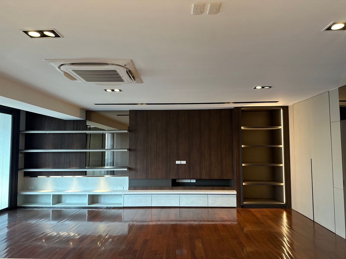 ขายคอนโดวิทยุ ชิดลม หลังสวน : For Sale Ploenchit Terrace 4 bedroom 