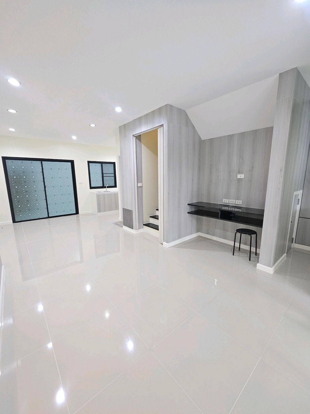 For SaleTownhomePattanakan, Srinakarin : Cheap for sale 📣 4.99 million 3-story townhome, Pasio Srinakarin University-Rama 9, beautiful golf course view ☎️ 094-429-7915 (Ple)