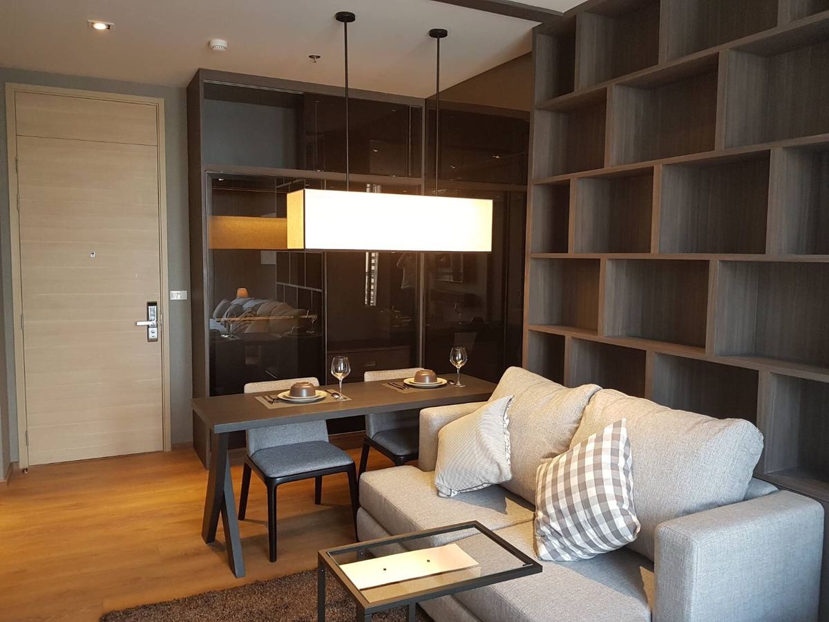 ให้เช่าคอนโดสุขุมวิท อโศก ทองหล่อ : คอนโด Park 24 Origin ชั้นต่ำ 30 ตรม ให้เช่า 19,000 บาท ซอยสุขุมวิท 24 ใกล้สถานีรถไฟฟ้า BTS พร้อมพงษ์