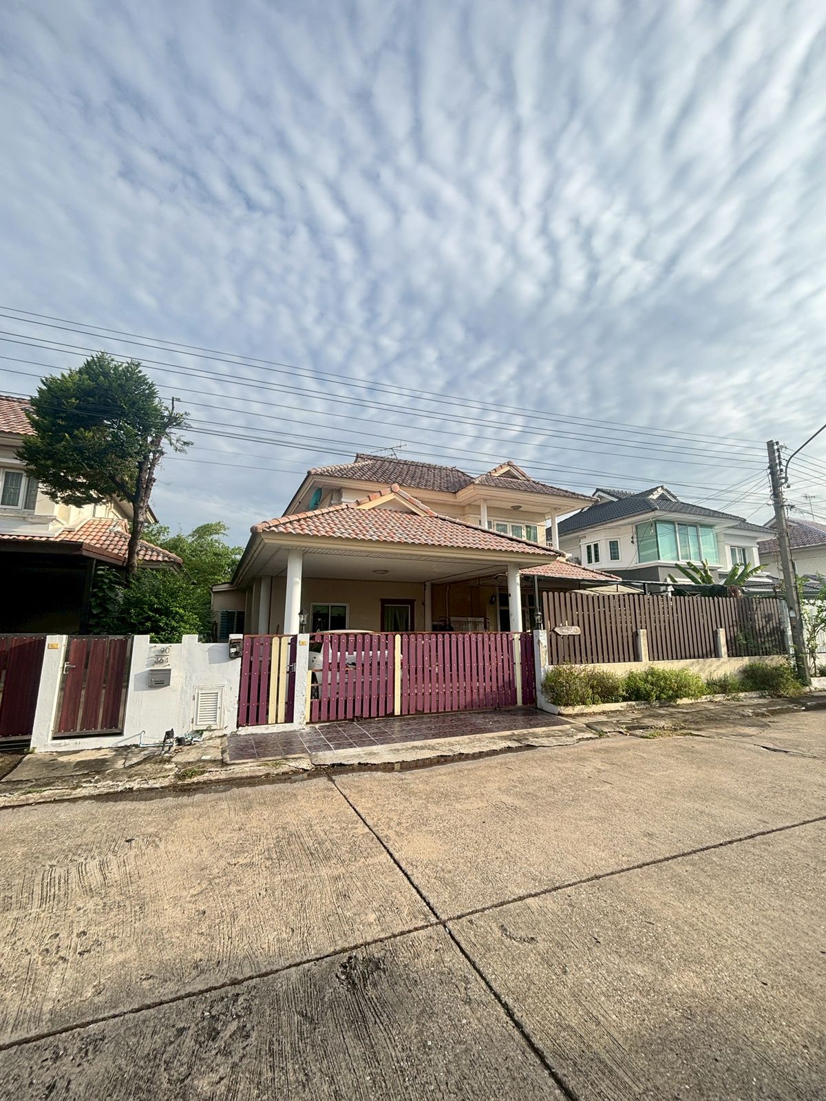 ขายบ้านนครปฐม : 🏠ขายบ้านเดี่ยว พุทธธานี พุทธมณฑลสาย4️🧱กำลังรอการรีโนเวท🧱 ถนนพุทธมณฑลสาย 4️⃣ ตำบลกระทุ่มล้ม อำเภอสามพราน นครปฐม 73220