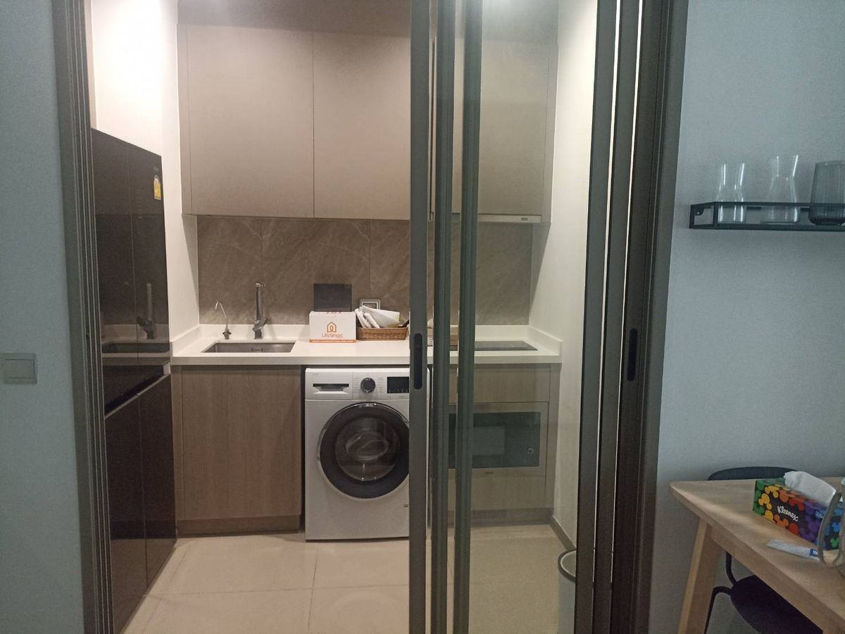 ให้เช่าคอนโดสาทร นราธิวาส : ถูกที่สุดเจ้าของลงเอง Owner post Cheapest offer 37000bahts, 32 fl., 44.1sqm.