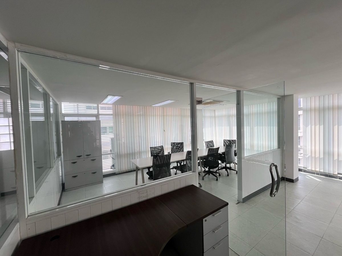 For RentOfficeKaset Nawamin,Ladplakao : Office Building for Rental Office 5, with 650 sq.m. elevator, parking 20 cars, Nuanchan, Bueng Kum District, Bangkok