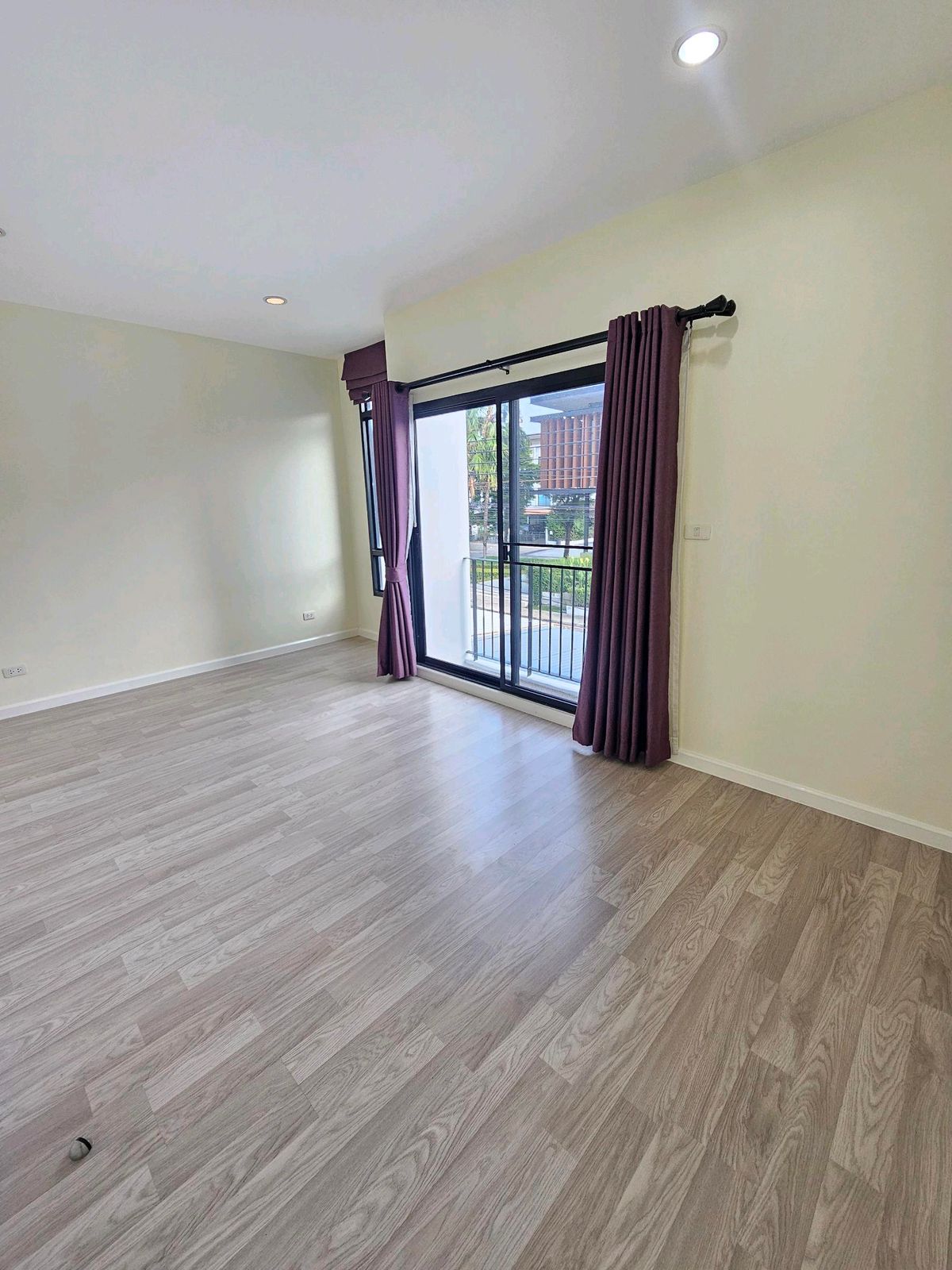 For SaleTownhomePattanakan, Srinakarin : Cheap for sale 📣 4.99 million 3-story townhome, Pasio Srinakarin University-Rama 9, beautiful golf course view ☎️ 094-429-7915 (Ple)