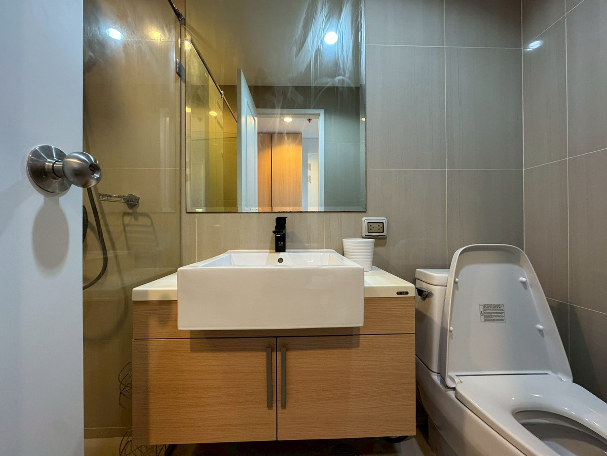 ให้เช่าคอนโดพระราม 9 เพชรบุรีตัดใหม่ RCA : ให้เช่า วิลล่า อโศก 1 นอน ห้องใหม่ พร้อมเฟอร์ครบ วิวเทพสวย