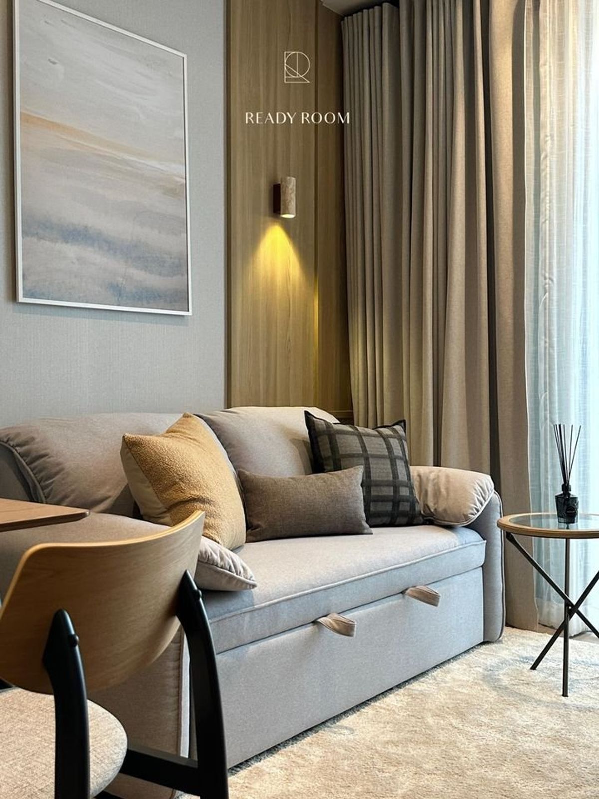 CondoSukhumvit, Asoke, Thonglor : RHYTHM EKKAMAI ESTATE Condo is convenient to travel near the BTS train. There is a beautiful shuttle room, complete furniture ready !!