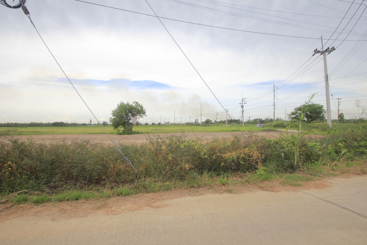 ขายที่ดินอยุธยา : ขายที่ดินบางไทรพระนครศรีอยุธยา น้ำไม่ท่วม ถนนปทุมธานีสามโคกเสนา ที่ดินถมแล้ว 6-3-11.5ไร่ ใกล้นิคมบ้านแพน ที่ดินสร้างบ้าน หอพัก โกดังเก็บสินค้า ศูนย์กระจายสินค้า 6,500บาท/วา