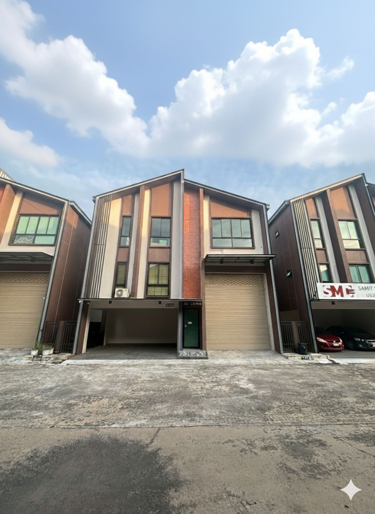ขายโกดังพุทธมณฑล ศาลายา : 🏬ขายโฮมออฟฟิศ Warehouse ไชน่าทาวน์ ศาลายา โฮมออฟฟิศ 3️⃣ ชั้น + โกดัง ตอบโจทย์ทุกการใช้งาน กลุ่มเจ้าของกิจการโรงงาน 🧑‍💼เจ้าของ SME กลุ่มพ่อค้าแม่ค้า Offline -Online 