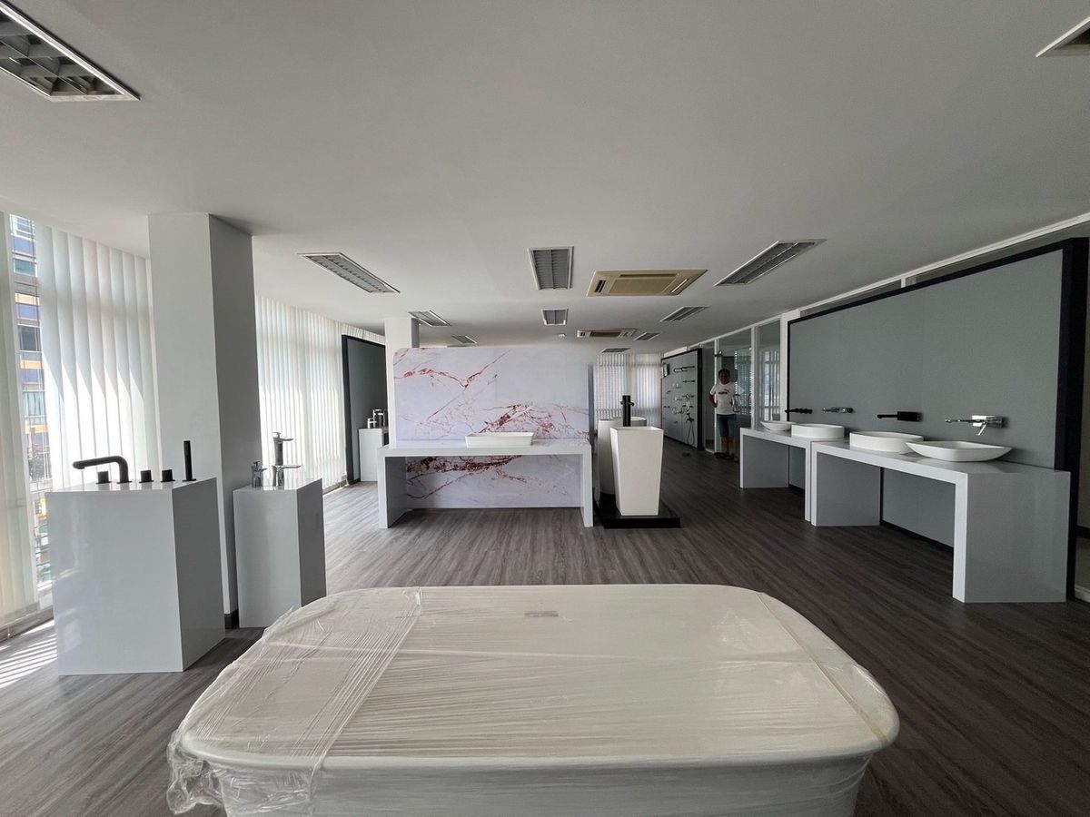 For RentOfficeKaset Nawamin,Ladplakao : Office Building for Rental Office 5, with 650 sq.m. elevator, parking 20 cars, Nuanchan, Bueng Kum District, Bangkok