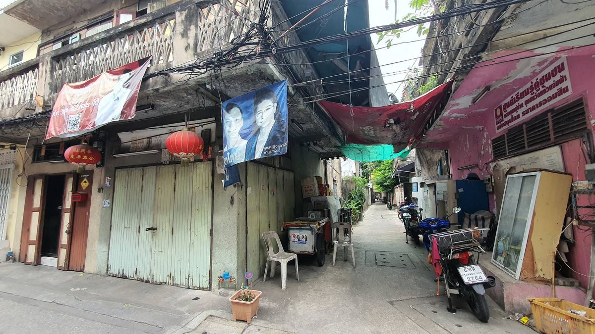 For SaleHouseSilom, Saladaeng, Bangrak : Sell 6 rooms and 2 Thai style wooden houses, Soi Wat Kaew Fah Si Phraya Bang Rak, Bangkok