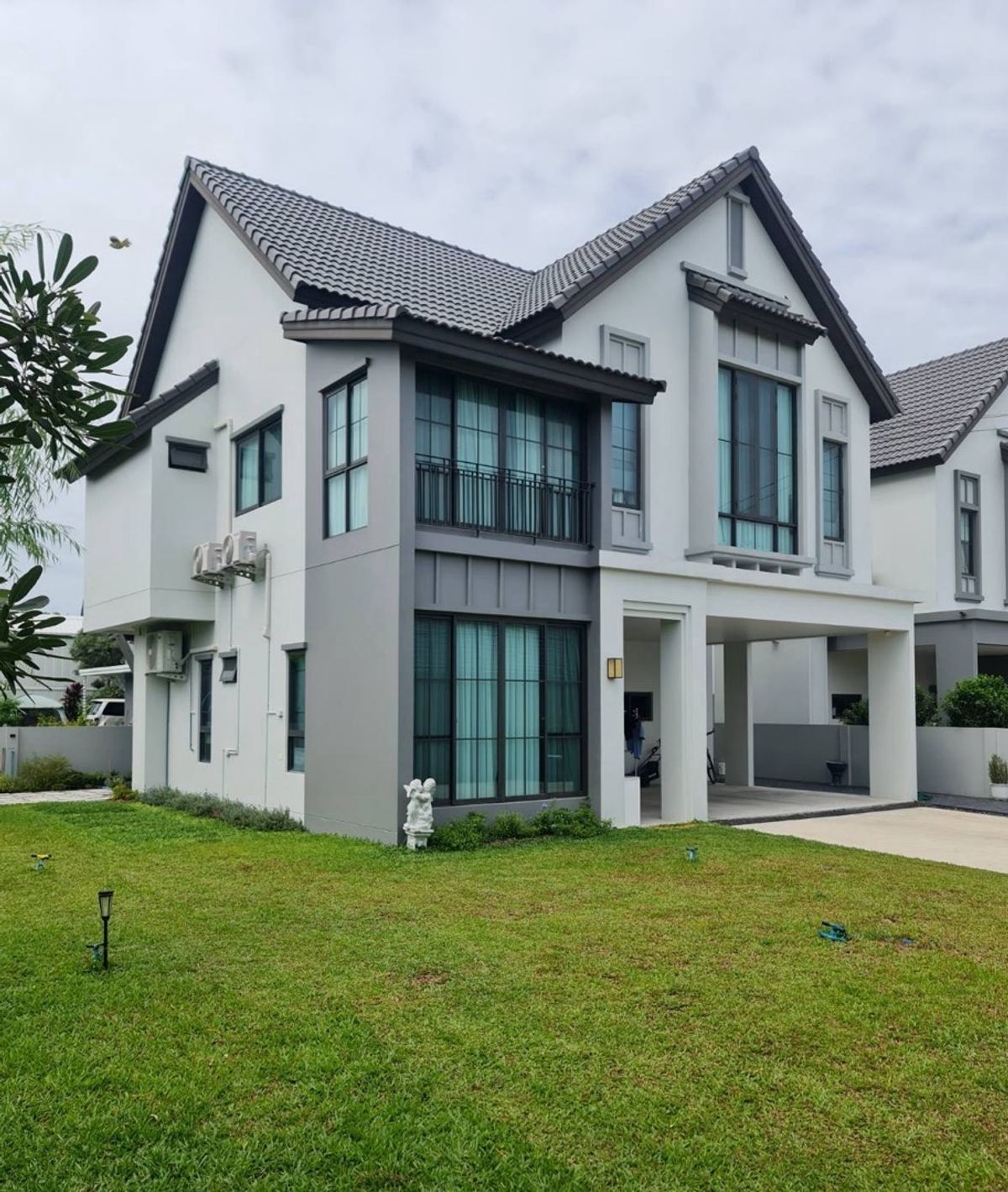 ขายบ้านมีนบุรี-ร่มเกล้า : ขายด่วน บ้านเดี่ยวสราญสิริ รามคำแหง แปลงมุม