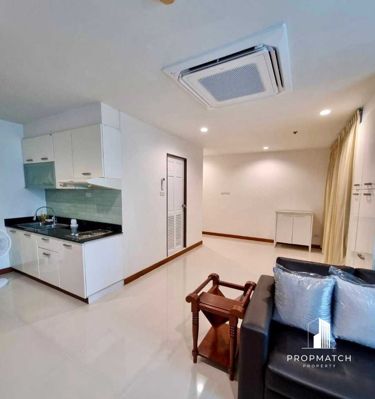 ให้เช่าคอนโดสุขุมวิท อโศก ทองหล่อ : ✨Flash Deal ✨Sukhumvit Living Town( 1Bed 1Bath 67SQM.) แต่งครบพร้อมอยู่ !! เพียง 35,000บาทต่อเดือน Tel.0981315848 @propmatch