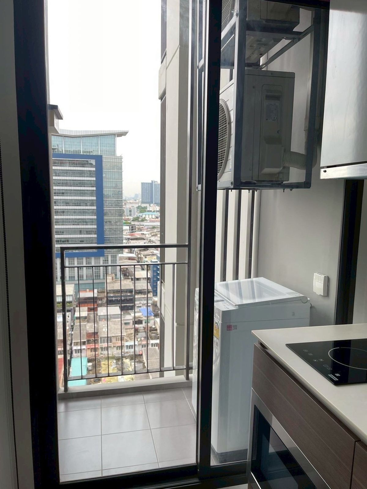 ขายคอนโดปิ่นเกล้า จรัญสนิทวงศ์ :  🔥คอนโด ราคาดี ขายพร้อมผู้เช่า🔥 เออร์บาโน่ ราชวิถี 🚆mrtสิรินธร 300เมตร🚆 คอนโด ใกล้ สะพานซังฮี้ 📍