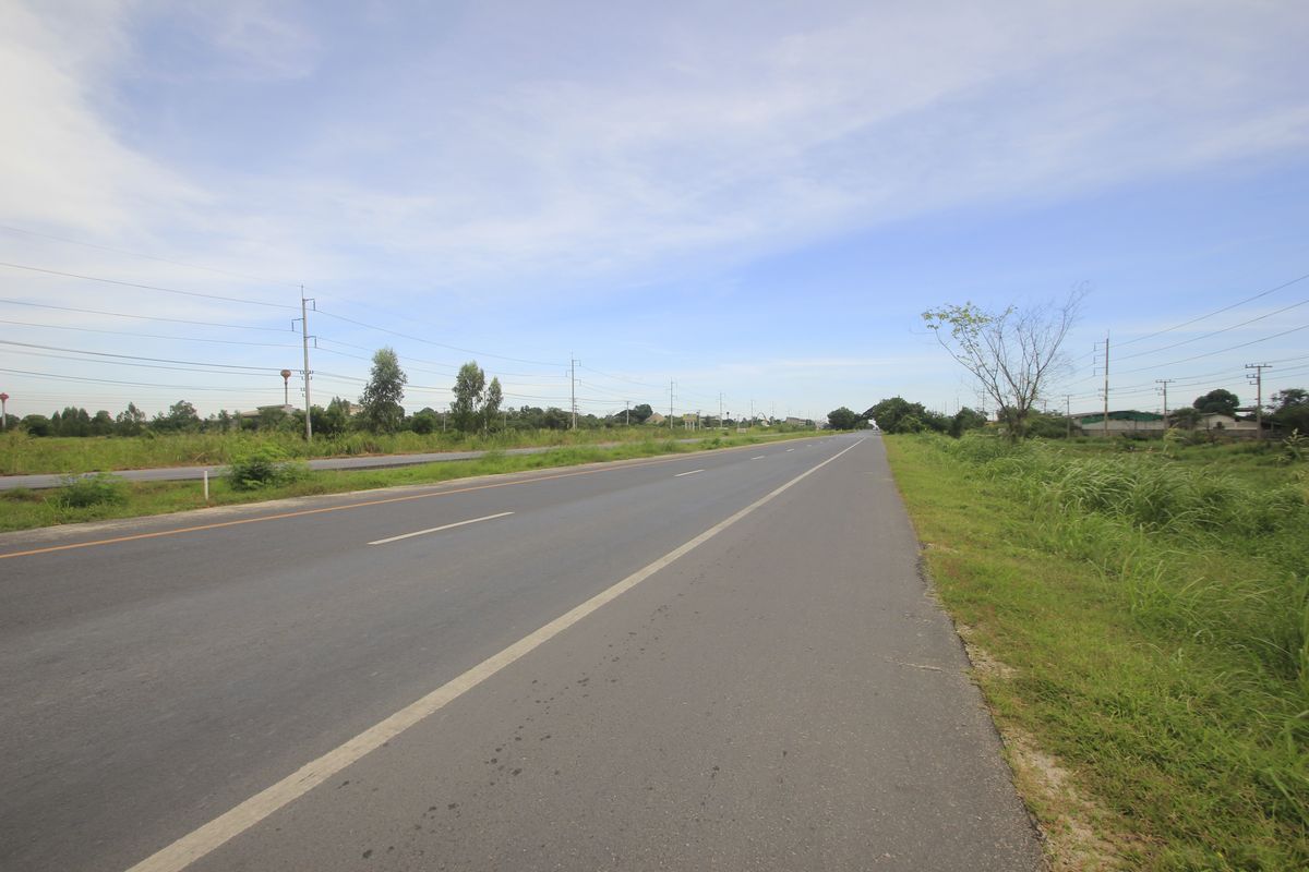 ขายที่ดินอยุธยา : ขายที่ดินบางไทรพระนครศรีอยุธยา น้ำไม่ท่วม ถนนปทุมธานีสามโคกเสนา ที่ดินถมแล้ว 6-3-11.5ไร่ ใกล้นิคมบ้านแพน ที่ดินสร้างบ้าน หอพัก โกดังเก็บสินค้า ศูนย์กระจายสินค้า 6,500บาท/วา