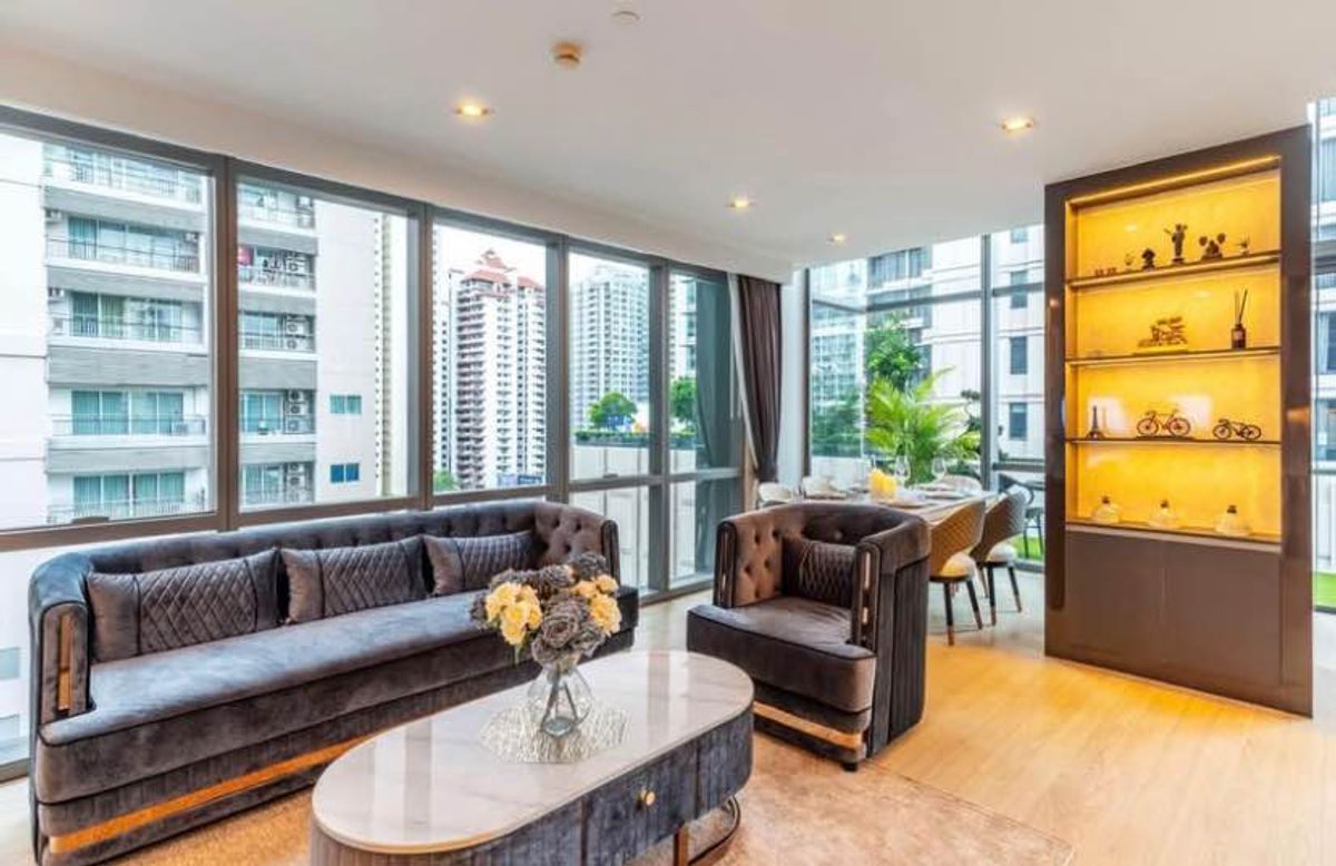 For RentSukhumvit, Asoke, Thonglor : Stunning duplex 2Bedroom, Fully renovated with a balcony 🍃 For Rent in Asoke 