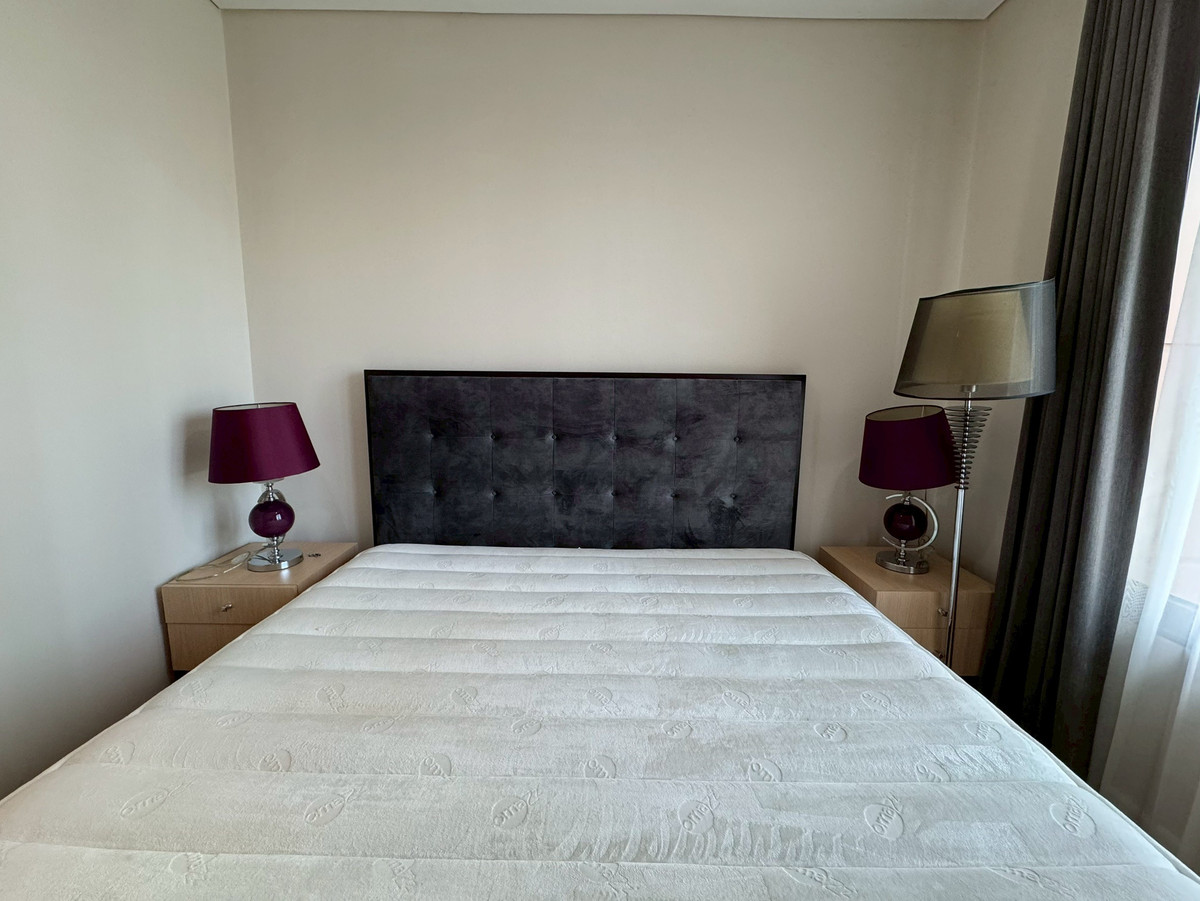 For RentCondoRama9, Petchburi, RCA : Rent Villa Asoke, 1 bedroom, new room with full view of the beautiful god